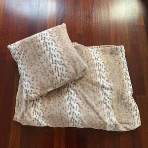 Tourance Luxury Throw Regular Size Snow Leopard Blanket and Square Pillow